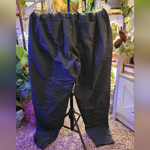 Healing hands jogger scrub set - Picture 6 of 9